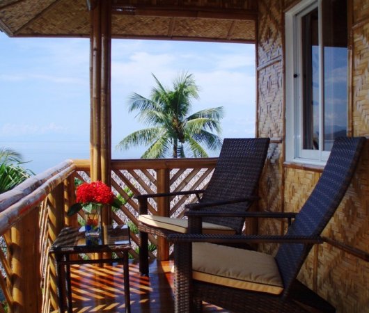 aquarev-plongee-sous-marine-sejour-philippines-moalboal-hotel-magic-island-dive-resort-terrasse-bungalow