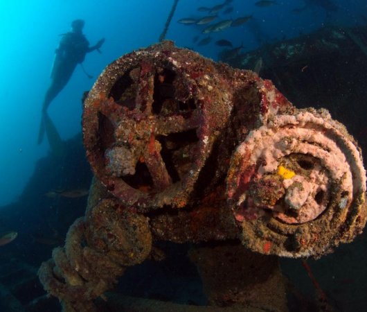 aquarev-plongee-sous-marine-sejour-seychelles-bue-sea-divers-centre-underwater-epave1