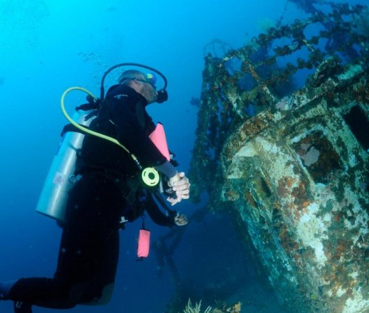 aquarev-plongee-sous-marine-sejour-seychelles-bue-sea-divers-centre-underwater-epave3