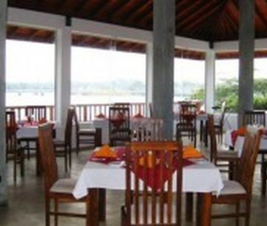 aquarev-plongee-sous-marine-sejour-sri-lanka-bentota-beach-restaurant-resultat
