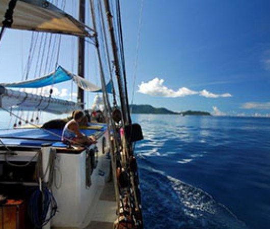 aquarev-plongee-sous-marine-seychelles-croisiere-silhouette-cruises-bateau-s-v-sea-pearl