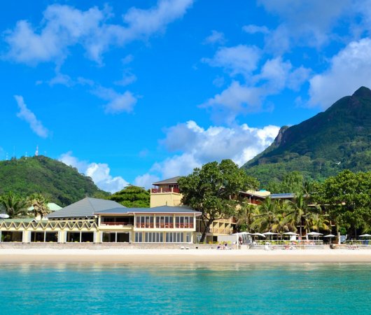 aquarev-plongee-sous-marine-seychelles-sejour-hotel-coral-strand-mahe-vue-hotel-et-plage