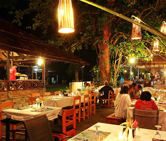 aquarev-plongee-sous-marine-sulawesi-sejour-murex-manado-restaurant