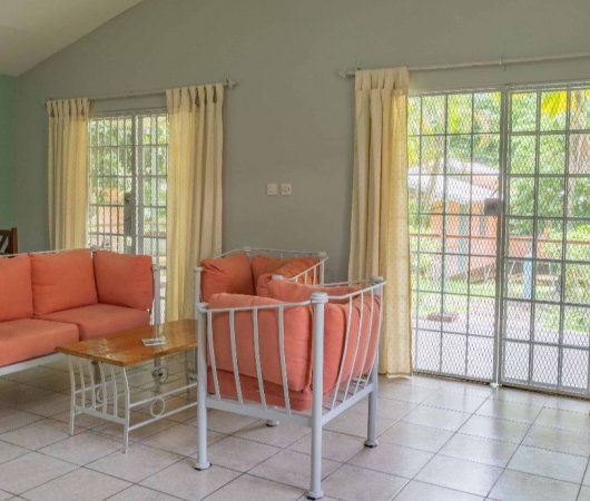 aquarev-plongee-sous-marine-voyage-sejour-caraibes-la-dominique-kootney-resorts-cottage-2-chambres-2-sdb-salon2