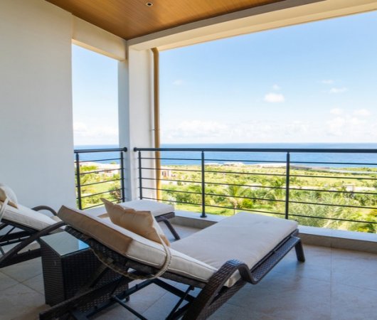 aquarev-plongee-sous-marine-voyage-sejour-caraibes-saint-eustache-hotel-golden-rock-dive-and-nature-resort-chambre-deluxe-balcon-vue-ocean