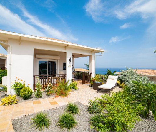 aquarev-plongee-sous-marine-voyage-sejour-caraibes-saint-eustache-hotel-golden-rock-dive-and-nature-resort-cottage-une-chambre-vue-exterieure