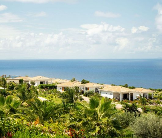 aquarev-plongee-sous-marine-voyage-sejour-caraibes-saint-eustache-hotel-golden-rock-dive-and-nature-resort-vue-de-l-ensemble-des-cottages