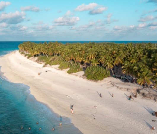 aquarev-plongee-sous-marine-voyage-sejour-maldives-fuvahmulah-the-shark-residence-vue-plage
