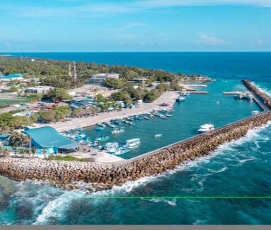 aquarev-plongee-sous-marine-voyage-sejour-maldives-fuvahmulah-the-shark-residence-vue-port-des-bateaux