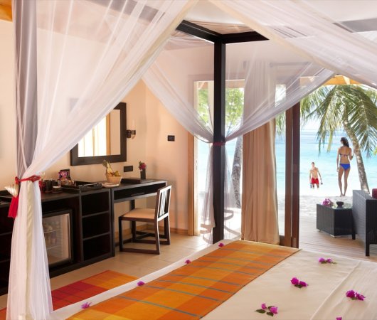 aquarev-plongeesousmarine-maldives-sejour-hotel-vilamendhoo-beachvilla.jpeg