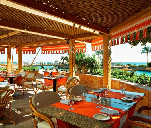 aquarev-plongeesousmarine-sejour-egypte-hurghada-hotelmariott-poolrestaurant