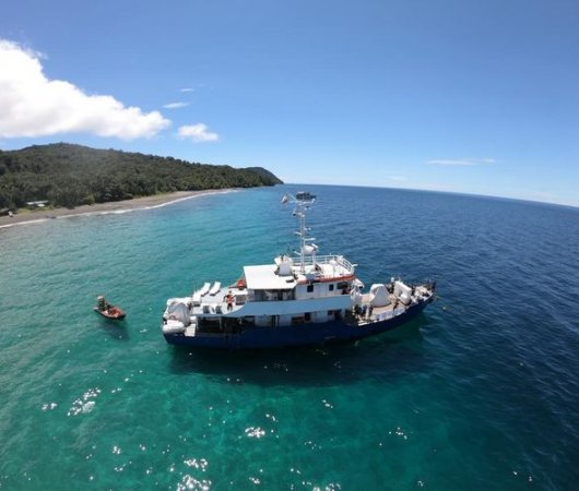 aquarev-voyageplongeesousmarine-colombie-croisieremalpelo-bateau.jpeg