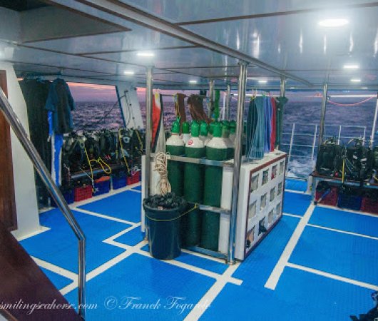 aquarev-voyageplongeesousmarine-croisiere-birmanie-thesmilingseahorse-plateformeplongee