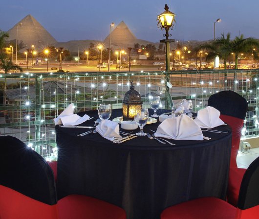 aquarev-voyageplongeesousmarine-egypte-sejour-extensionlecaire-hotelmercurelesphynx-restaurantterrasse