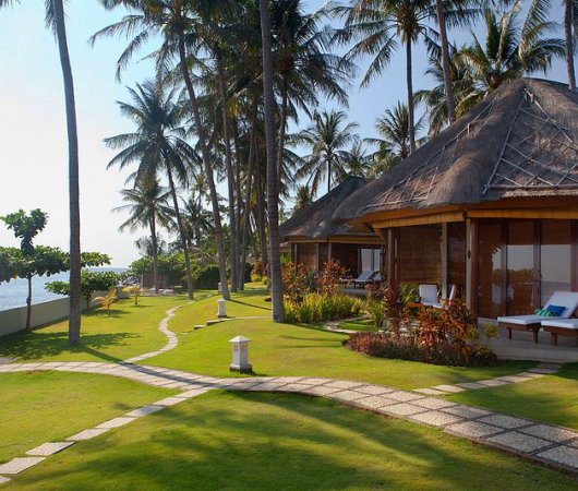 aquarev-voyageplongeesousmarine-indonesie-sejour-bali-tulamben-siddhartaoceanfrontresort-bungalowoceanfrontdeluxe