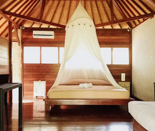 aquarev-voyageplongeesousmarine-indonesie-sejour-balirhipidurabungalows-chambre