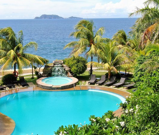 aquarev-voyageplongeesousmarine-sejour-philippines-dumaguete-thalattaresort-piscine